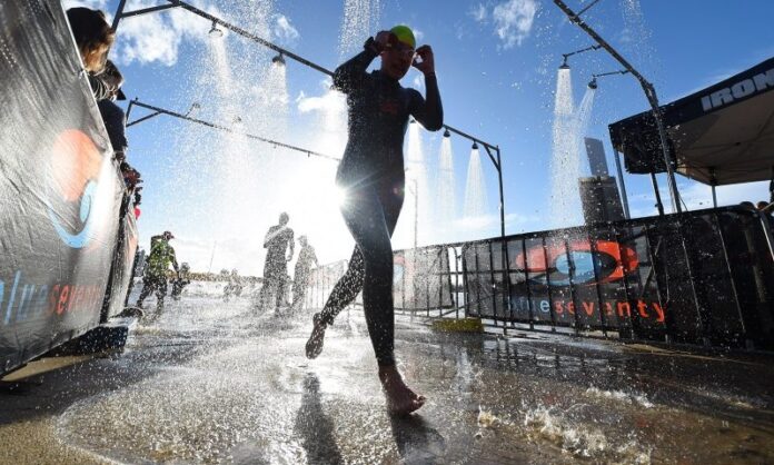 160104_IRONMAN Australia age groupers swim exit