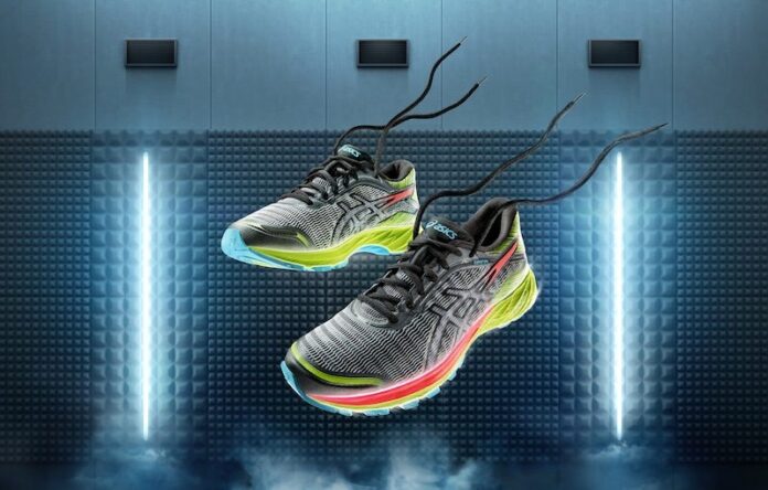 ASICS Womens DynaFlyte shoes