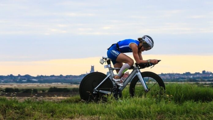 Lucy Gossage riding with CEP Compression Lucy Gossage riding with CEP Compression