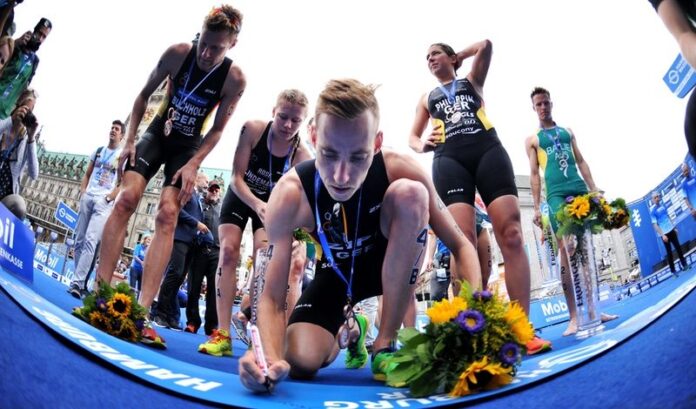 German athletes sign in at ITU Mixed Relay World Championships in Hamburg - photo credit ITU-Janos Schmitt