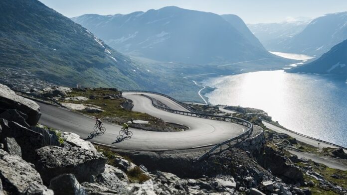 Maserati Haute Route Norway - Photo Destinasjon Alesund and Sunnmore Maserati Haute Route Norway - Photo Destinasjon Alesund and Sunnmore