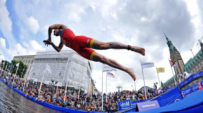 ITU Mixed Relay in Hamburg - Credit- International Triathlon Union ITU Janos Schmidt