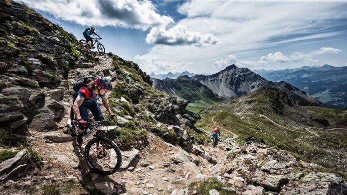 SCOTT Contessa Genius riders - photo credit SCOTT, Gaudenz Danuser and Andreas Vigl SCOTT Contessa Genius riders - photo credit SCOTT, Gaudenz Danuser and Andreas Vigl