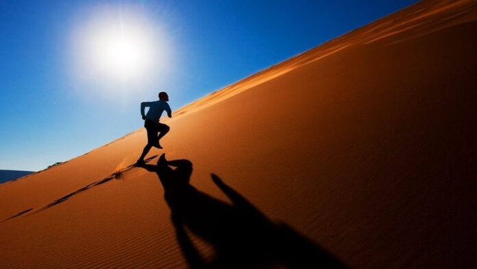 Dune running at sunset - photo OTB Sport