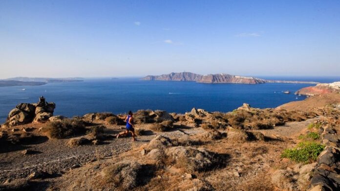 Santorini Experience - running - photo by Babis Giritziotis