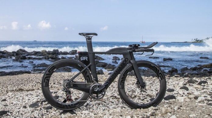 Quintana Roo wheels out new PRsix Disc tri bike at Kona - photo - Paul Phillips