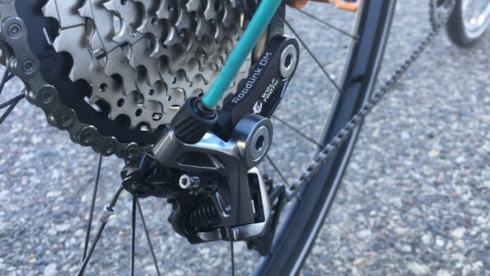 Wolf Tooth RoadLink DM for Shimano Direct Mount Road Derailleurs Wolf Tooth RoadLink DM for Shimano Direct Mount Road Derailleurs