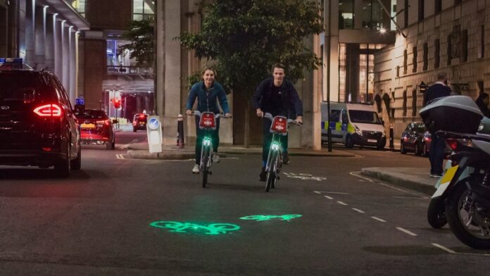 180720_Riders with beryl lights