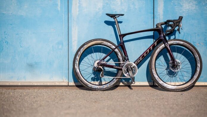 190408_Limited Scott FOIL disc Ultimate with new SRAM RED eTap AXS