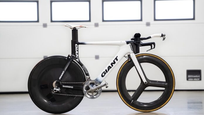 Simon Smart/Drag 2 Zero Giant TT Bicycle