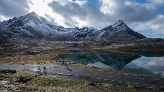 200507__Haute Route riders - photo Manu Molle
