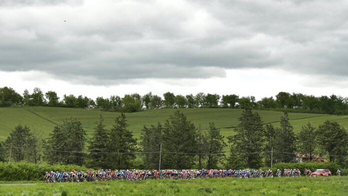 201001_Riders at Giro d Italia