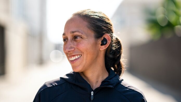 210310_Jaybird teams up with Des Linden - image credit Matt Trappe