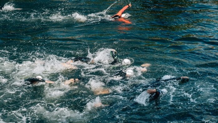210330_Triathlon - triathletes in the water - image credit Jon-del-rivero-unsplash