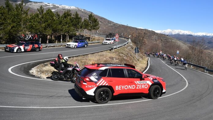 220331_Toyota is official car of 105th Giro d Italia - image credit LaPresse