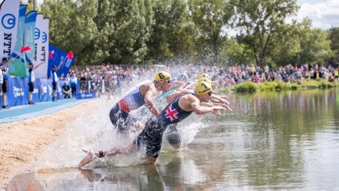 220426_World Triathlon swim start