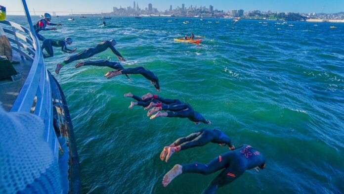 220527_Escape from Alcatraz swim start