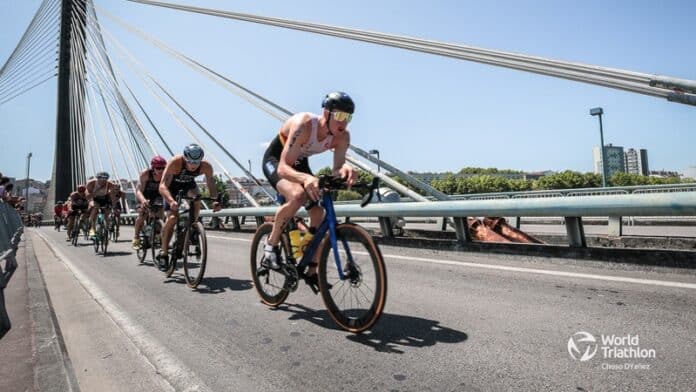 220922_World Triathlon riders - image credit Chuso DYanez