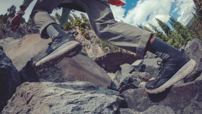 240306_Columbia KONOS fast hiking footwear