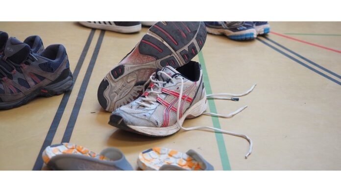 Running shoes - SportsShoes.com