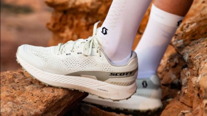 SCOTT Ultra Explore Shoe features natural flax fibre in carbon plate