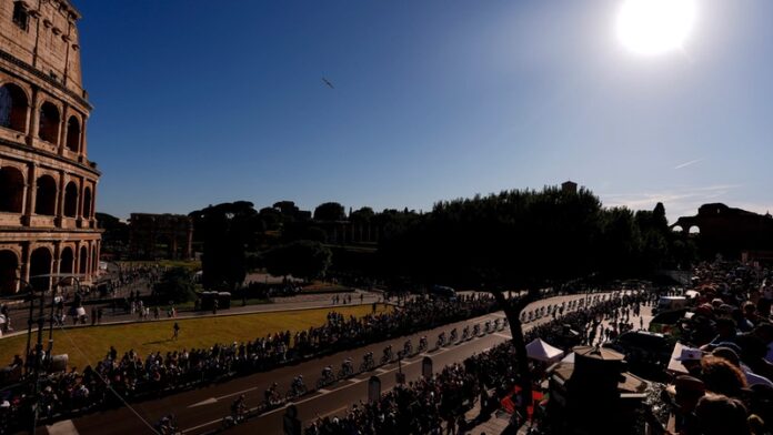 Giro d’Italia - image credit LaPresse Giro d’Italia - image credit LaPresse