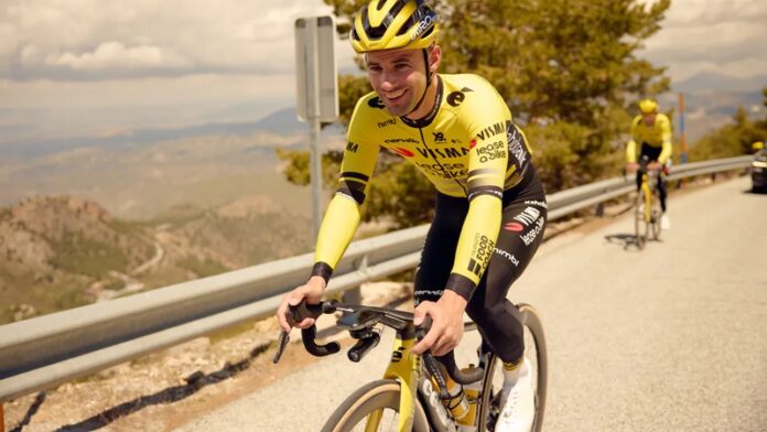 Victor Campenaerts in group training ride on ROUVY