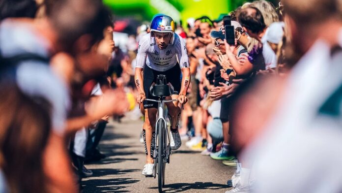 Long-distance triathlon world record holder Sam Laidlow at DATEV Challenge Roth