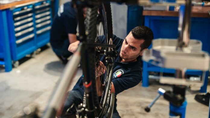 Shimano - Europe needs 105,000 additional bike mechanics by 2032